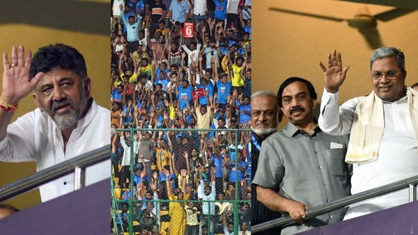 ICC World Cup 2023: 'পাকিস্তান জিন্দাবাদ' ধ্বনিতে বাধা পুলিশের! পাক সমর্থকের ক্ষোভ, জোর বিতর্ক বেঙ্গালুরুতে