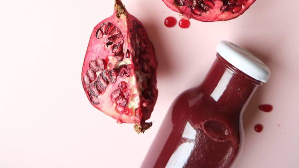 Benefits of Pomegranate Juice: ডালিমের এক গ্লাস রসই সারাবে আপনার শরীরের হাজারও ব্যাধি, জানেন