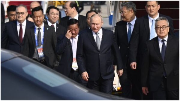 চোখ উল্টে মাটিতে পড়ে গেলেন পুতিন, ভয়ঙ্কর কাণ্ড ঘিরে উথাল-পাথাল রাশিয়া