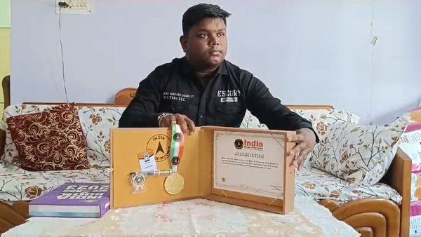 পথ কুকুরদের চিকিৎসা, ইন্ডিয়া বুক অফ রেকর্ডসে শিলিগুড়ির রাজ