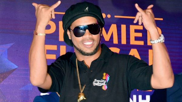 Ronaldinho: মমতাকে জার্সি দিয়ে সৌরভের কাছে ক্রিকেট শেখা! পুজোর কলকাতায় রোনাল্ডিনহোর আর কী প্ল্যান?