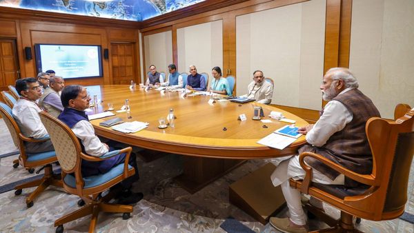 মোদী সরকারের কল্যাণমূলক প্রকল্পে ভুয়ো সুবিধাভোগীদের চিহ্নিত করতে অভিযান! বছরে ১৮ হাজার কোটি সাশ্রয়