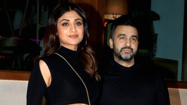 Bollywood: ফের ভাঙনের জল্পনা বলিপাড়ায়, শিল্পা-রাজের ১৪ বছরের দাম্পত্যে বিচ্ছেদের গুঞ্জন