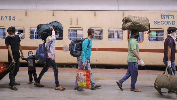 Sealdah Puri Special Train: সপ্তমী সন্ধ্যায় ছাড়বে শিয়ালদহ-পুরী স্পেশাল! রইল গোটা টাইমটেবিল