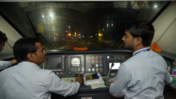 Vande Bharat Express: কলকাতা থেকে বন্দে ভারতে চেপে পৌঁছে যান অসম! জানুন কীভাবে