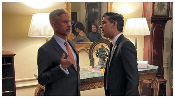 Diwali 2023: ব্রিটিশ প্রধানমন্ত্রীর বাসভবনে দীপাবলি উদযাপন, ঋষি সুনককে বিরাট উপহার ভারতের