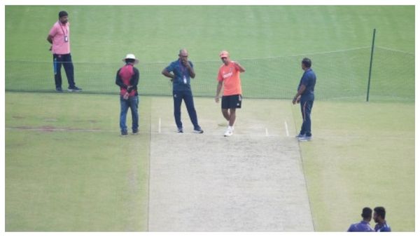 IND vs AUS World Cup Final 2023:বাড়ি ফেরার জল্পনা উড়িয়ে বেলাশেষে মোতেরায় হাজির অ্যাটকিনসন, কী নির্দেশ দিলেন?