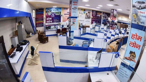 Bank: শীঘ্রই সুখবর রাষ্ট্রায়ত্ত ব্যাঙ্ককর্মীদের জন্য ! বিপুল বেতন বৃদ্ধির পাশাপাশি কাজের দিন কমানোর প্রস্তাব