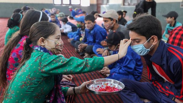 Bhai Phota 2023: ভাইফোঁটায় ভাগ্যের দ্বার খুলবে কোন রাশির ব্যক্তিদের