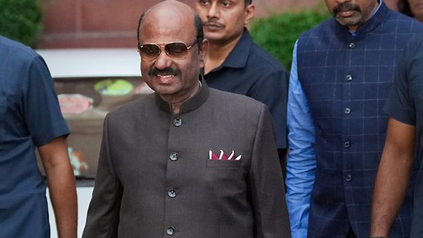 অ্যাডভোকেট জেনারেলের পদত্যাগপত্র গ্রহণ করলেন রাজ্যপাল, এবার কে আসবেন ওই পদে?