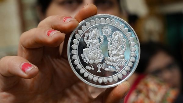 Dhanteras 2023: ধনতেরাসের দিন কোন কোন জিনিস দেখলে মা লক্ষ্মীর আগমনের বার্তা পাওয়া যায়?