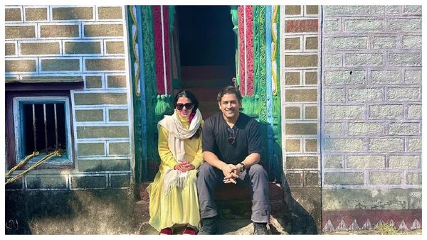 MS Dhoni: দেশজুড়ে বিশ্বকাপ জ্বরের মধ্যেও নিরুত্তাপ ধোনি, পাহাড়ের কোলে সময় কাটাচ্ছেন ক্যাপ্টেন কুল, দেখুন ভিডিও