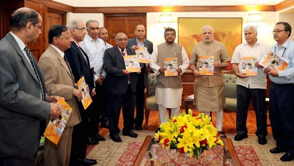 Digital Life Certificate: জমা দিলে কীভাবে দেখবেন লাইফ সার্টিফিকেটের স্ট্যাটাস? ডাউনলোড করার উপায়ই বা কী