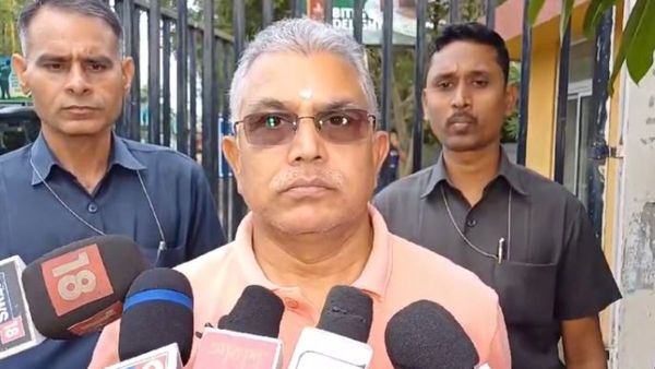 Dilip Ghosh: ফের দলবদল করবেন! বাবুলকে সুবিধাবাদী তোপ, তৃণমূলকে দ্বিচারী বলে আক্রমণ দিলীপ ঘোষের