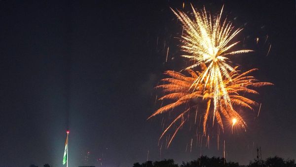 Diwali 2023: দীপাবলির দিন কেন মা লক্ষ্মী ও গণেশের পুজো করা হয়, জানেন