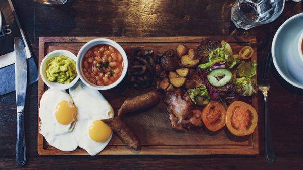 Anti Aging Tips: বয়সকে ধরে রাখতে রোজ পাতে রাখুন এই সুপারফুডগুলি