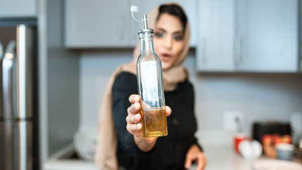 Health Tips: আপনিও কি রান্নায় ব্যবহার করছেন এই তেলগুলি, অজান্তেই বিপদ ডাকছেন না তো!