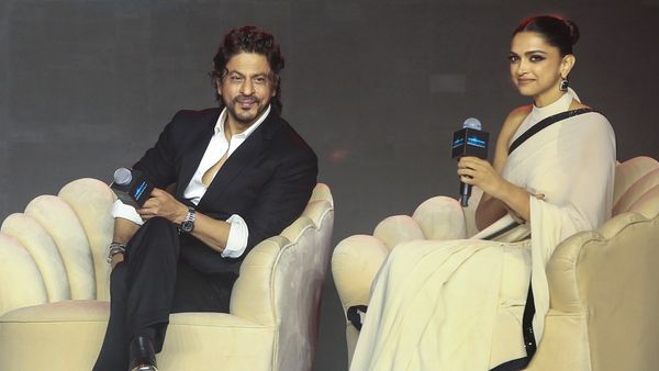 Jawan OTT release: এবার মুঠোফোনে শাহরুখ ম্যাজিক, জেনে নিন জওয়ানের ওটিটি রিলিজ কবে