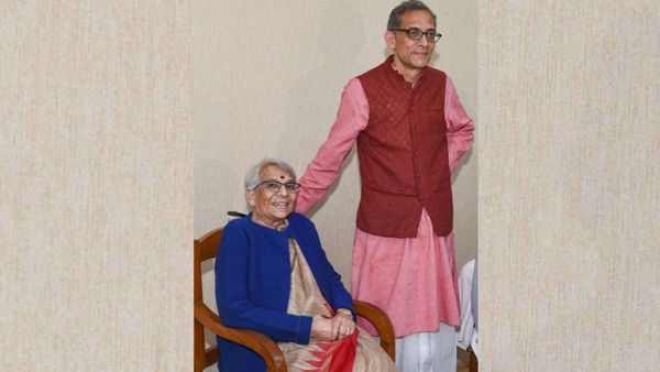 চলে গেলেন নোবেলজয়ী অভিজিৎ বিনায়ক বন্দ্যোপাধ্যায়ের মা নির্মলা দেবী, শোকপ্রকাশ মুখ্যমন্ত্রীর