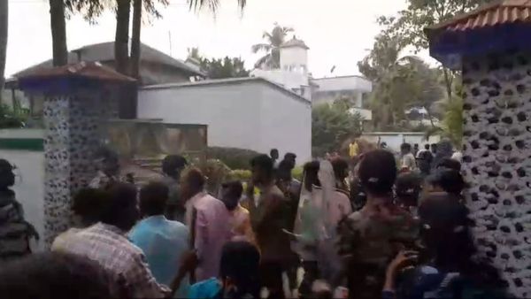 পুকুরে মাছ চুরি নিয়ে তুলকালাম, মন্ত্রী প্রদীপ মজুমদারের বাড়ি ভাঙচুর