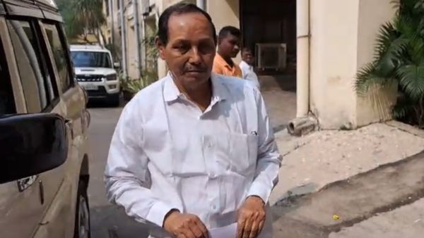 ইডি অফিসে হাজির টিটাগড় পুরসভার প্রাক্তন চেয়ারম্যান, পুর নিয়োগ দুর্নীতির তদন্ত কি গতি পাচ্ছে?