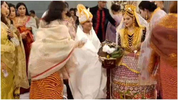 Randeep Hooda: এক হল চারহাত, মণিপুরী রীতি মেনে বিয়ে সারলেন রণদীপ-লিন, দেখুন ছবি