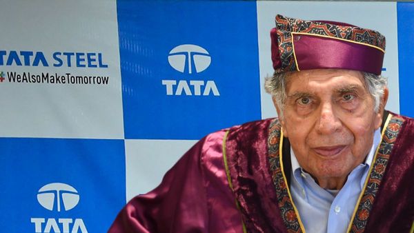 Ratan Tata: ৭০ বছরের পুরানো Voltas Ltd বিক্রি করছে টাটা! কতটা প্রভাব পড়বে গ্রাহকদের?