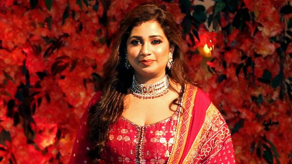 Richest Bollywod Female Singer: আশা ভোঁসলেকেও ছাপিয়ে গেলেন শ্রেয়া, জানেন একটি গান গাইতে কত টাকা নেন?