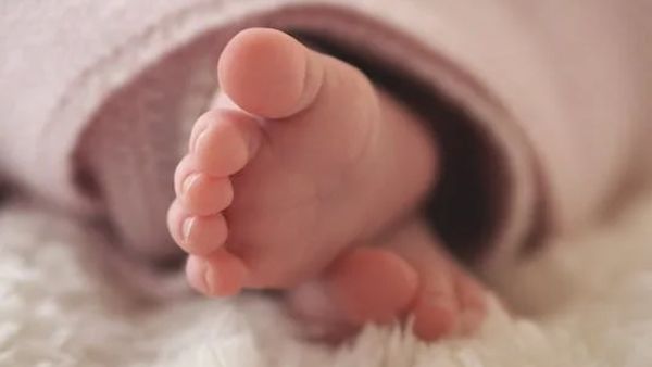 Health Tips: দ্রুত পা ফোলা কমাতে মানুন এই ঘরোয়া প্রতিকারগুলি