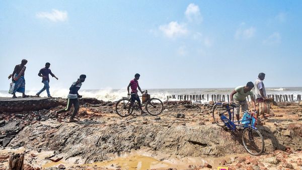 Tajpur Port: তাজপুর বন্দর গড়তে আদানির সঙ্গে কথা, মিলল একাধিক মন্ত্রকের ছাড়