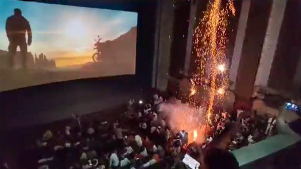 Tiger 3 Box Office Collection Day 2: শাহরুখের রেকর্ড ভাঙলেন সলমন, ২ দিনেই ১০০ কোটির ক্লাবে টাইগার-৩