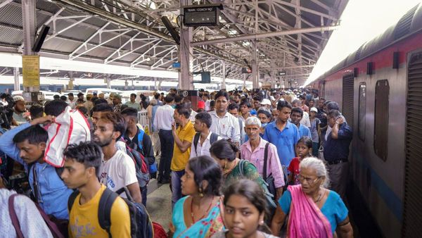 Rash Purnima Mela Special Train: ভিড় ছাড়াই পৌঁছে যাবেন রাসের মেলায়, বিশেষ সুযোগ দিচ্ছে পূর্বরেল
