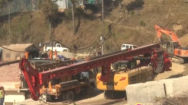 Uttarkashi Tunnel Collapse: রাতের পর রাত কাটছে অন্ধকূপে! খননে নয়া কৌশল? রইল লেটেস্ট আপডেট