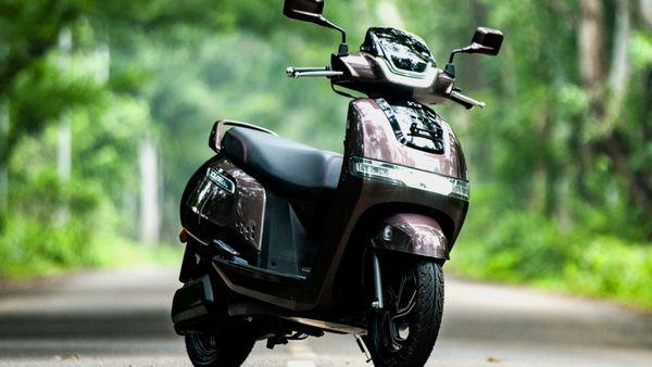 Diwali Offer: দিওয়ালী অফার TVS-এর! ৭ হাজার টাকারও বেশি Cashback-TVS iQube-এ