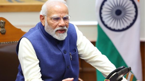 Uttarkashi Tunnel Rescue: ৪০০ ঘণ্টা লড়াই শেষ! রাতেই উদ্ধার হওয়া শ্রমিকদের সঙ্গে কথা মোদীর