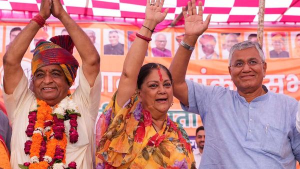 Rajasthan Assembly Election 2023: রাজনীতি থেকে অবসর নিচ্ছেন বসুন্ধরা রাজে? রাজস্থান নির্বাচনের আগে বড় ইঙ্গিত