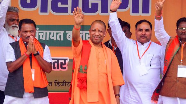 Yogi Adityanath: X-এ প্রধানমন্ত্রী মোদীর পরে দ্বিতীয় জনপ্রিয় যোগী! পিছিয়ে কোহলি-সলমন খানের মতো আর যাঁরা
