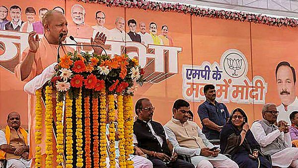 Yogi Adityanath: আর্থিক ক্ষেত্রে উত্তর প্রদেশের অগ্রগতি কতটা, শীঘ্রই পর্যালোচনা বৈঠকে বসবেন যোগী