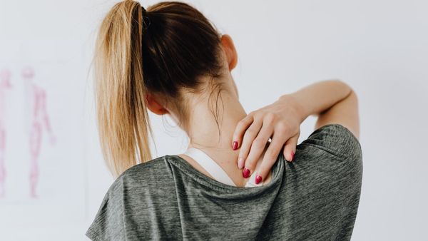 Arthritis: শীতে বাতের ব্যথায় মাটিতে পা ফেলা দায়, ভরসা রাখুন এই খাবারগুলিতে