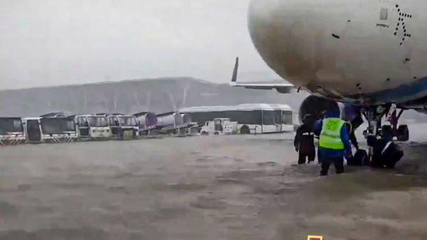 Cyclone Michaung: সাইক্লোন মিগজাউমের দাপট শুরু, বিপর্যস্ত চেন্নাই! ঝাপটাতেই মৃত আট