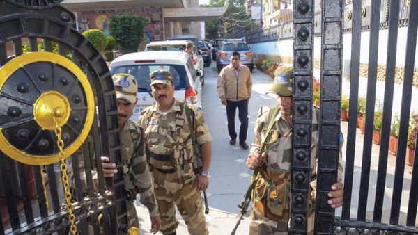 সাংসদের হেফাজত থেকে উদ্ধার কয়েকশো কোটি! 'ব্যক্তিগত' যুক্তি কংগ্রেস নেতৃত্বের
