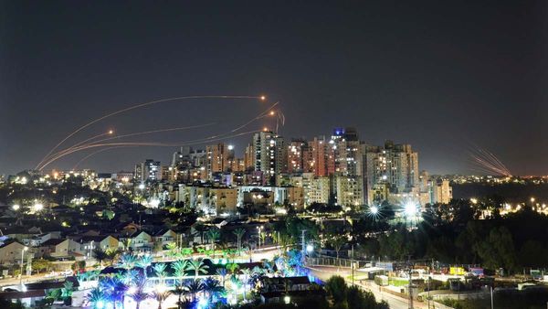 Israel-Palestine Conflict: হামাসের বিরুদ্ধে যুদ্ধবিরতি লঙ্ঘনের অভিযোগ!ফের ইজরায়েলি হামলায় গাজায় মৃত অন্তত ১৭৫