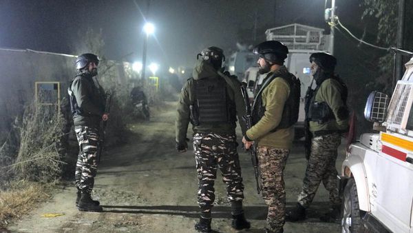 Article 370: সোমবার কাশ্মীরের জন্য একটি বড় দিন! বিভিন্ন জায়গায় কড়া নিরাপত্তা