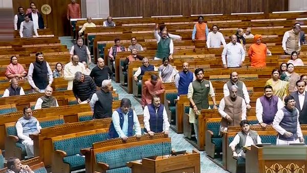 Winter Session of Parliament: লোকসভায় পেশ জন্মু-কাশ্মীর পুনর্গঠন বিল, 'গোমূত্র' মন্তব্য ইস্যুতে উত্তাল লোকসভা