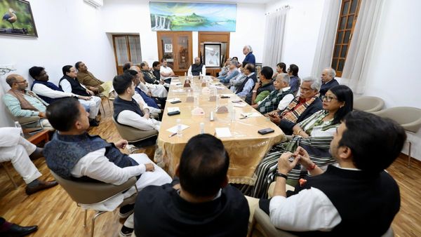 Rahul Gandhi: রাহুলের ফোন মমতাকে! মুখ্যমন্ত্রী INDIA ব্লকের বৈঠকে না আসার কারণ জানালেন