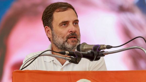 ইন্ডিয়া জোটের বৈঠক ৬ তারিখ হোক, চাইছে কংগ্রেস, বিরোধীদের মুখ হিসেবে রাহুল সমর্থন পাবে? প্রশ্ন উঠছে