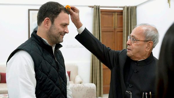 তাঁর অফিস AM-PM জানে না, PMO চালাবেন কী করে? রাহুলকে কেমন দেখেছেন প্রণব, বইয়ে কী লিখেছেন কন্যা শর্মিষ্ঠা