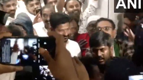 Telangana Election Result 2023: তেলেঙ্গানায় মুখ্যমন্ত্রীর দৌড়ে রেবন্ত রেড্ডি! কে এই ব্যক্তি জানেন?