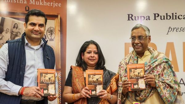 Pranab Mukherjee: মন্ত্রিসভা থেকে কেন প্রণবকে সরান রাজীব গান্ধী? 'ফাঁস' করলেন মেয়ে শর্মিষ্ঠা