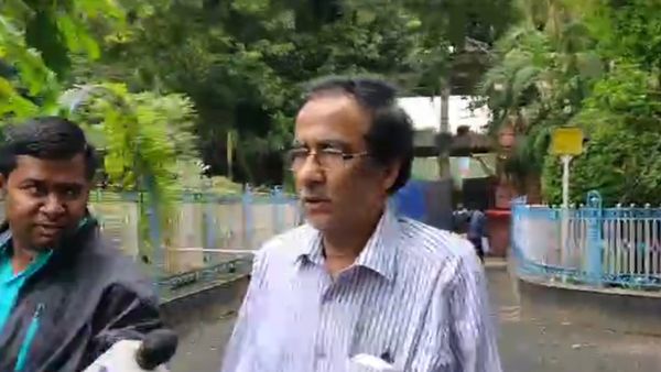 কাকুর শরীর স্থিতিশীল নয় জানালো এসএসকেএম, সুজয়কৃষ্ণের নাগাল আজও পেল না ইডি